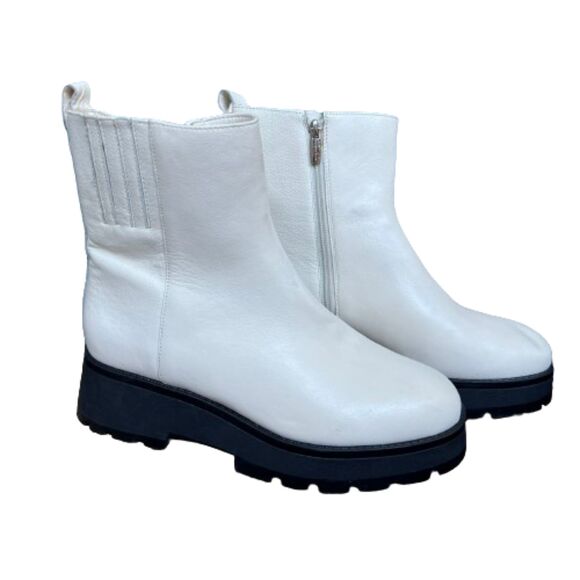 NWOB Vince Camuto Womens Neframes Chelsea Leather White & Black Boots Size 8.5M - Picture 4 of 5